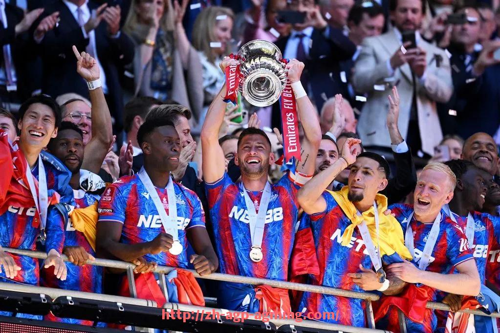 AG娱乐登录-意甲毫无悬念夺冠球队的赛季统治力分析